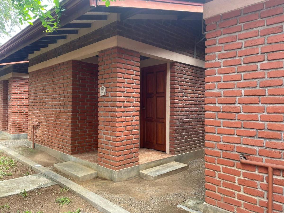 Hotel Lake Park Polonnaruwa Eksteriør bilde